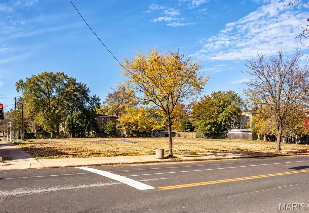 7121 S Broadway, Saint Louis, MO 63111 - #1