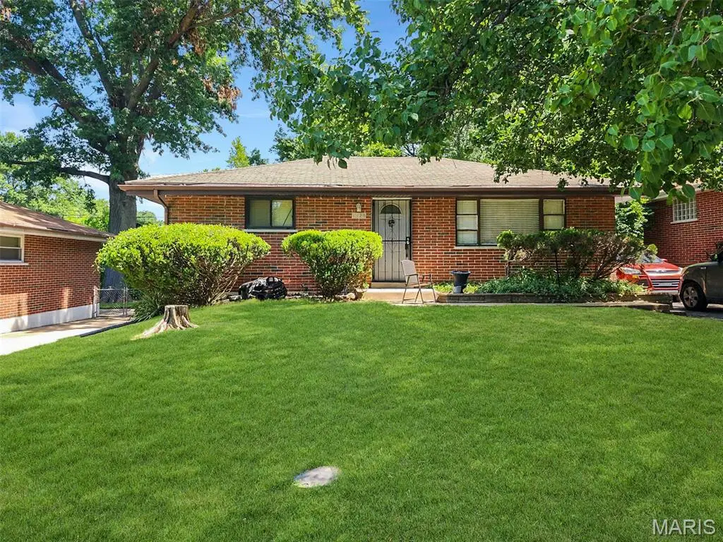 1129 Walker Avenue, Saint Louis, MO 63138 - #1