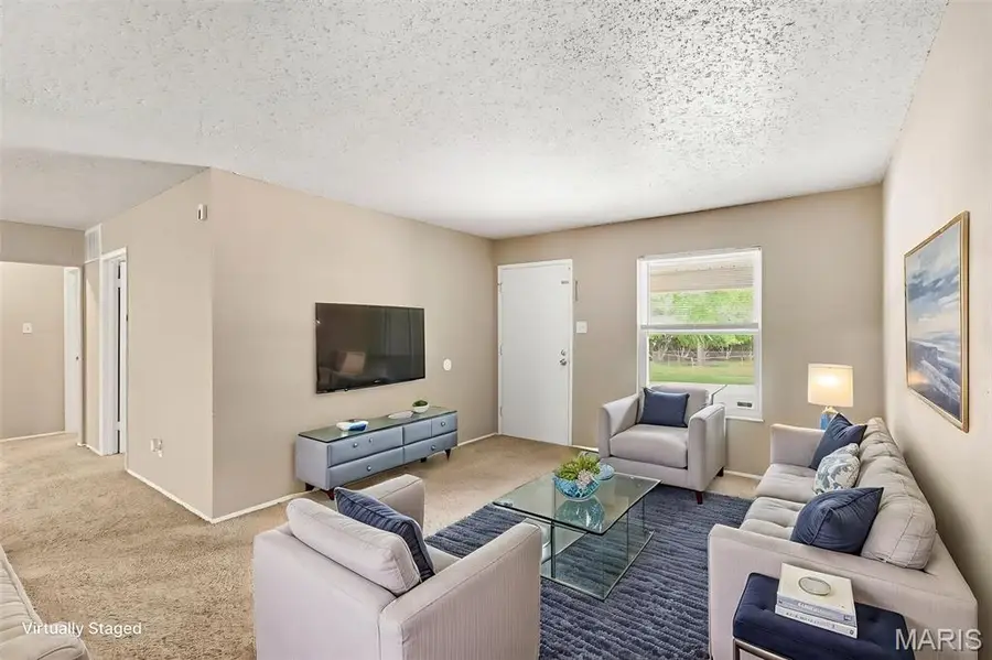 6720 Foxbend Court, Florissant, MO 63033 - #3