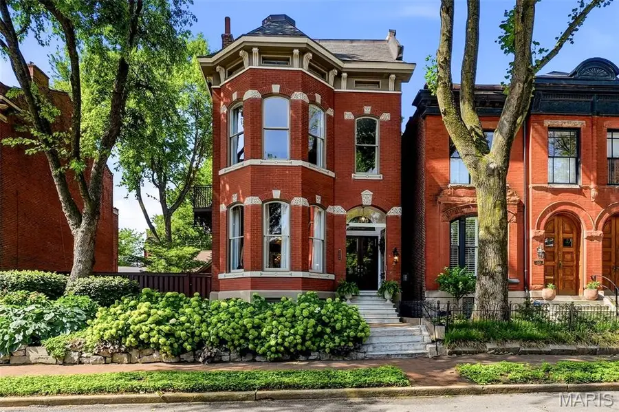 2008 Rutger Street, Saint Louis, MO 63104 - #2