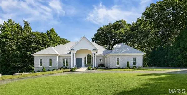 46 Kings Pointe Court, Belleville, IL 62223