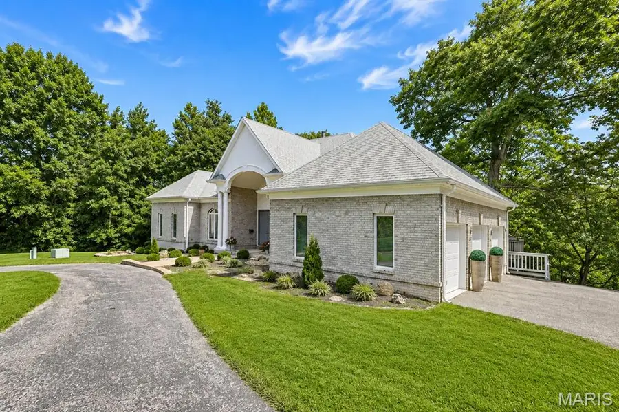 46 Kings Pointe Court, Belleville, IL 62223 - #2