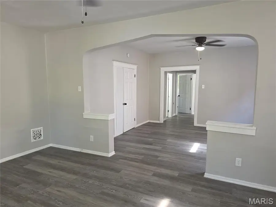 3652 S Compton Avenue, Saint Louis, MO 63118 - #2