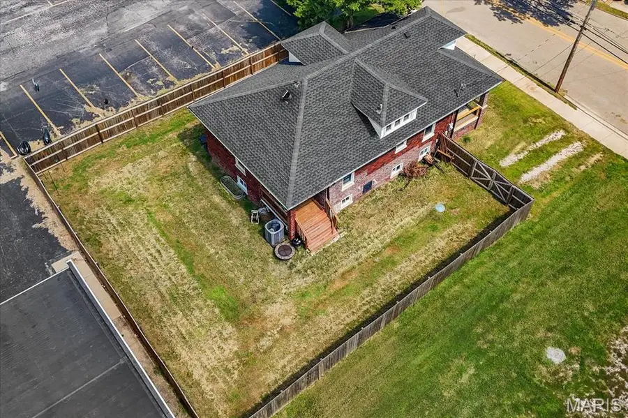 113 Mascoutah Avenue, Belleville, IL 62220 - #3