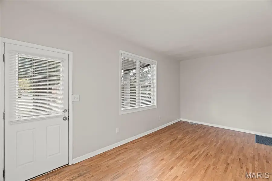 6737 Fyler Avenue, Saint Louis, MO 63139 - #2