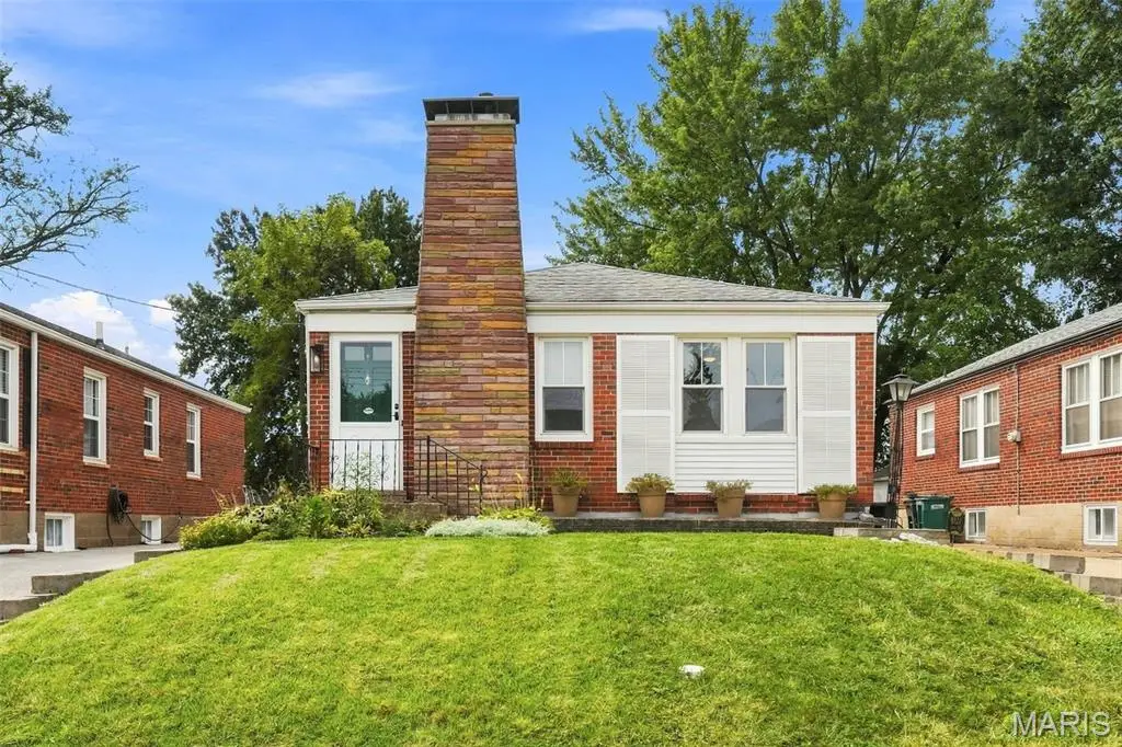 8834 Lawn Avenue, Brentwood, MO 63144 - #1