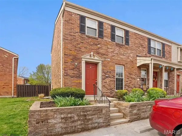 1223 Clarkson Court #1223, Ballwin, MO 63011