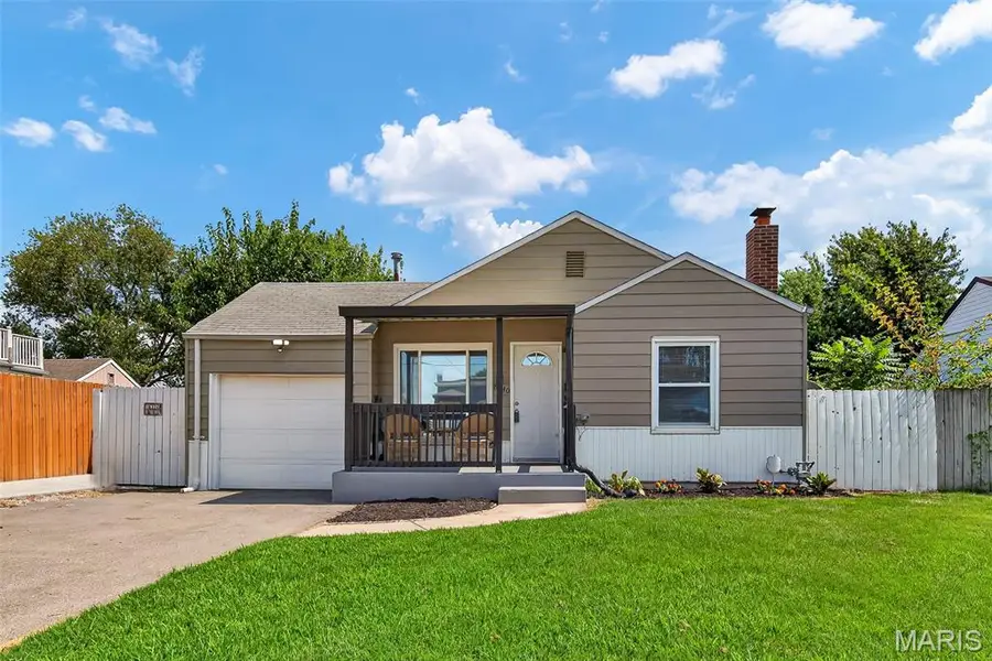 8640 S Grand Avenue, Saint Louis, MO 63125 - #2