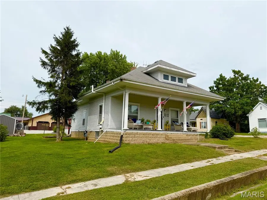 409 E Salling Street, Perry, MO 63462 - #3