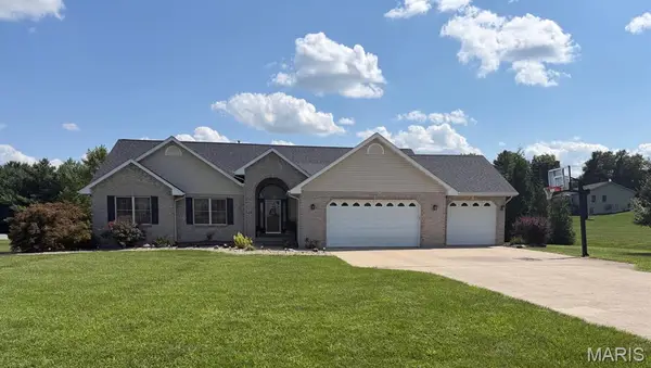 20 Glory Drive, Highland, IL 62249