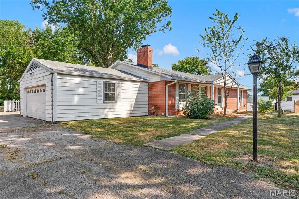 17 Dorclin Lane, Saint Louis, MO 63128 - #1