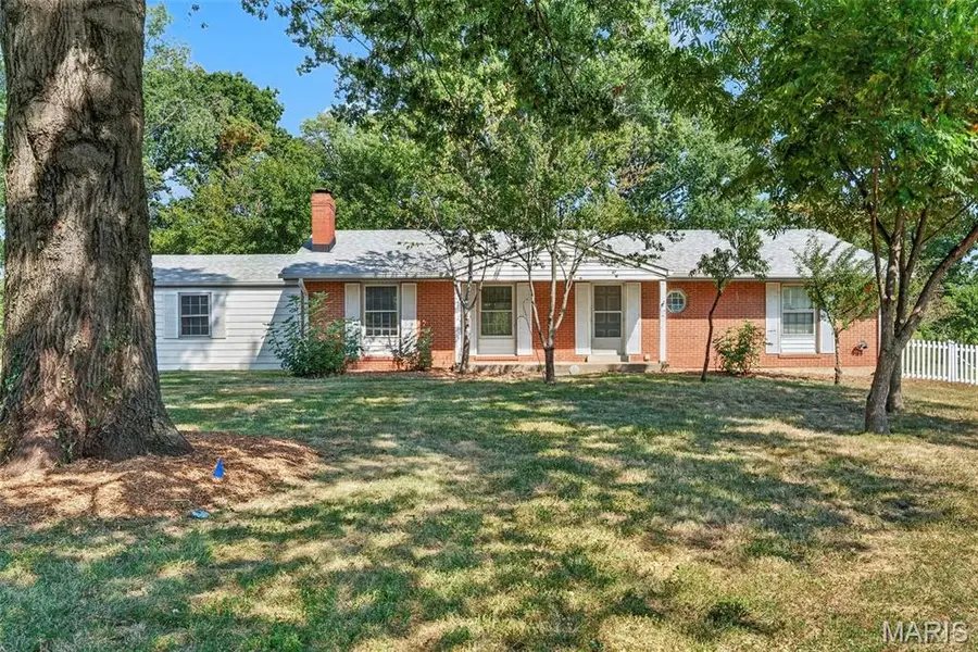 17 Dorclin Lane, Saint Louis, MO 63128 - #3