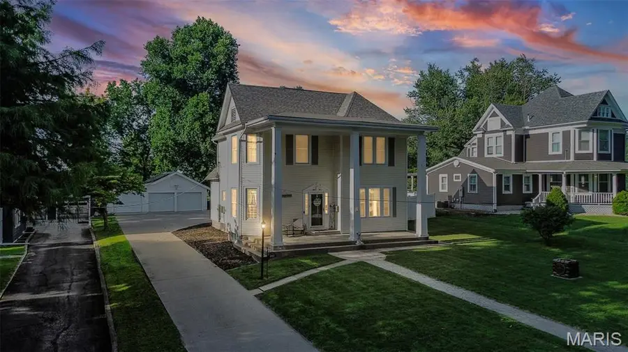 812 E Washington Street, Pittsfield, IL 62363 - #3