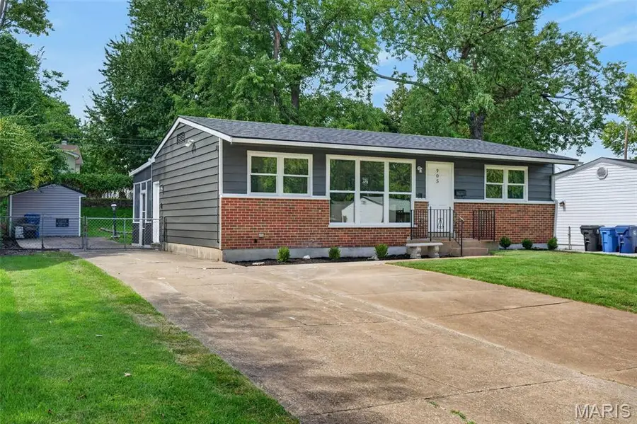 905 Campion Lane, Florissant, MO 63031 - #2