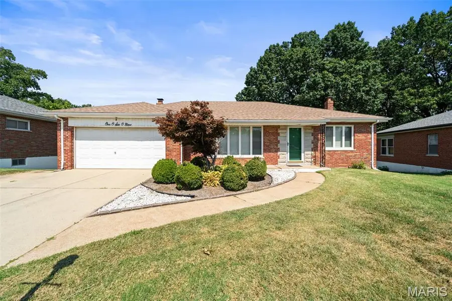 10609 Knollshire Drive, Affton, MO 63123 - #2
