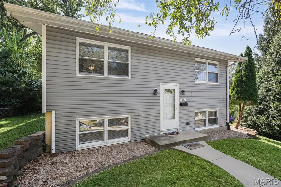 316 Locust Street, Edwardsville, IL 62025 - #2
