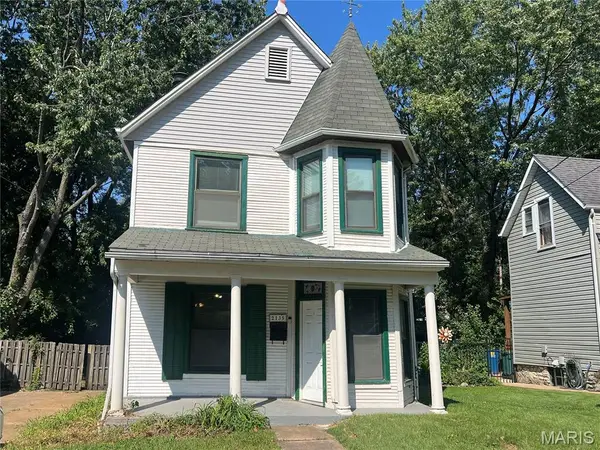 2135 Alameda Avenue, St Louis, MO 63143