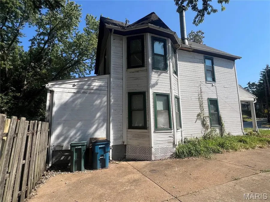 2135 Alameda Avenue, Saint Louis, MO 63143 - #3
