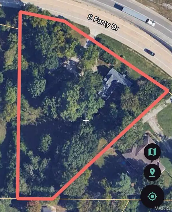 12340 S 40 Drive, St Louis, MO 63141