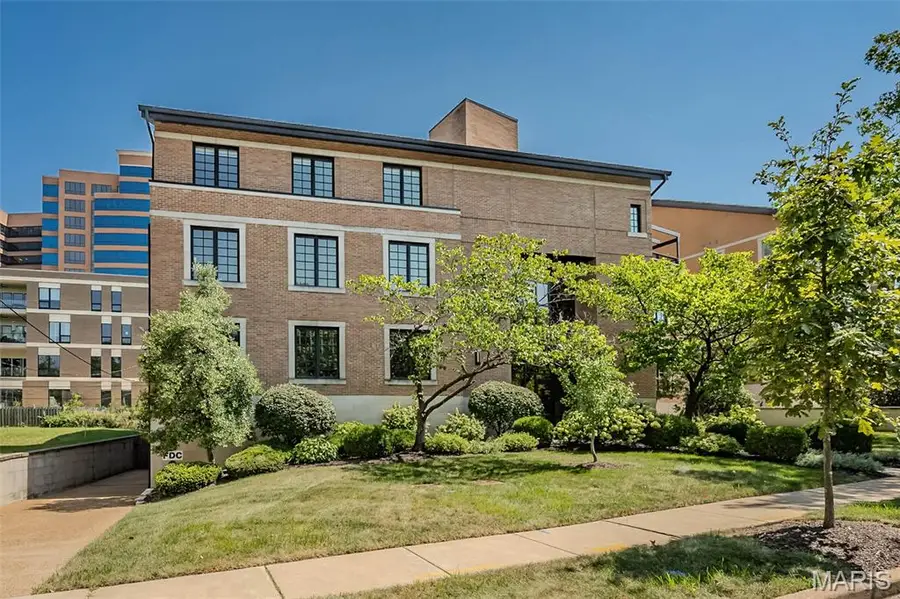 31 Brighton Way #2B, Clayton, MO 63105 - #2