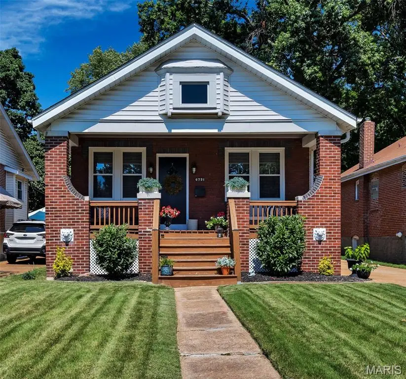 6731 Bradley Avenue, Saint Louis, MO 63139 - #1