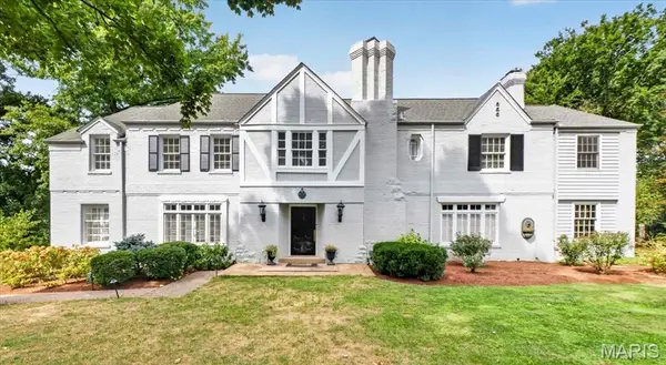 6 Berkshire Drive, St Louis, MO 63117
