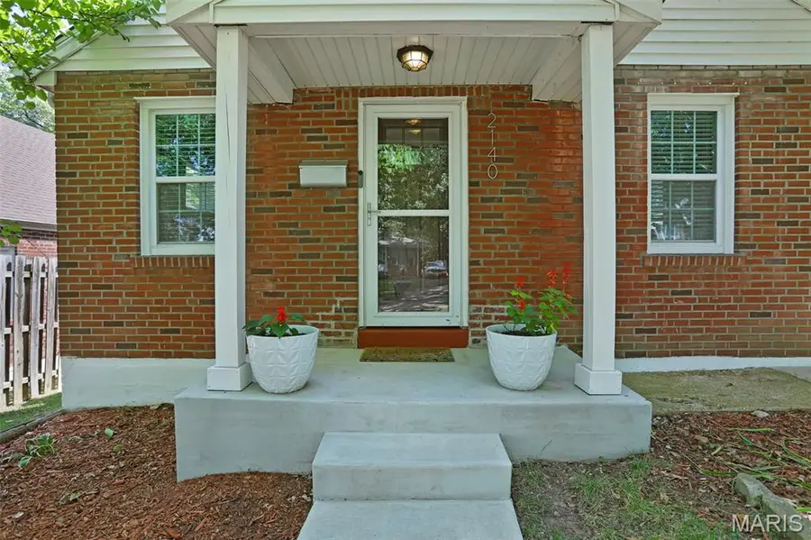 2140 Gray Avenue, Richmond Heights, MO 63117 - #2