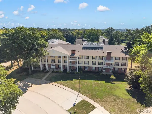 1511 Hampton Hall Drive #18, Chesterfield, MO 63017