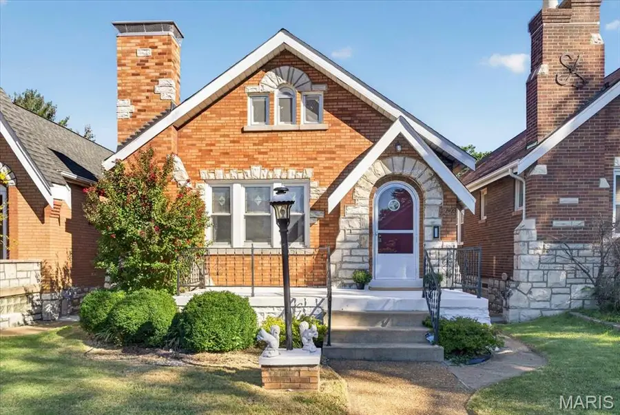 5623 Walsh Street, Saint Louis, MO 63109 - #2
