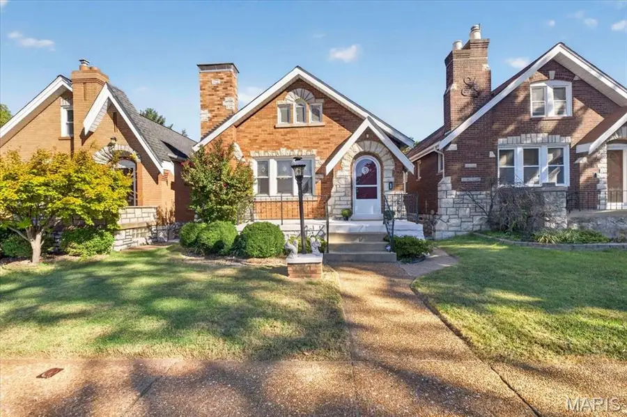 5623 Walsh Street, Saint Louis, MO 63109 - #3