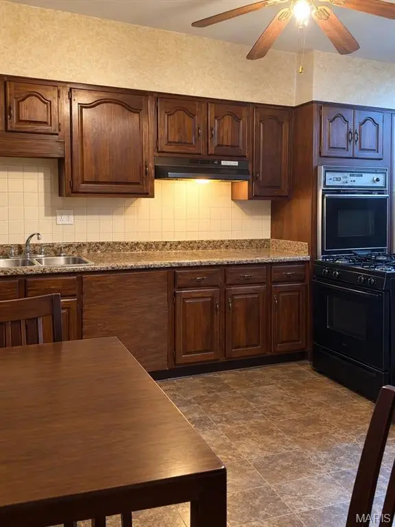 3645 Dunnica Avenue, Saint Louis, MO 63116 - #3