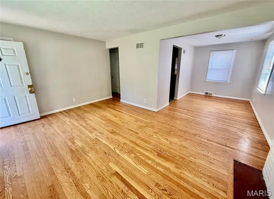 6122 Jackson Avenue, Berkeley, MO 63134 - #3