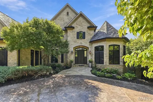 26 Allegro Lake Estates Drive, Creve Coeur, MO 63141