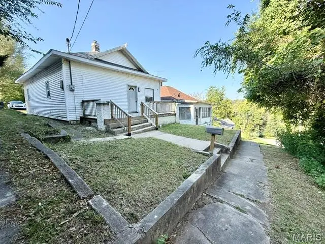 411 Smith Street, Hannibal, MO 63401 - #2