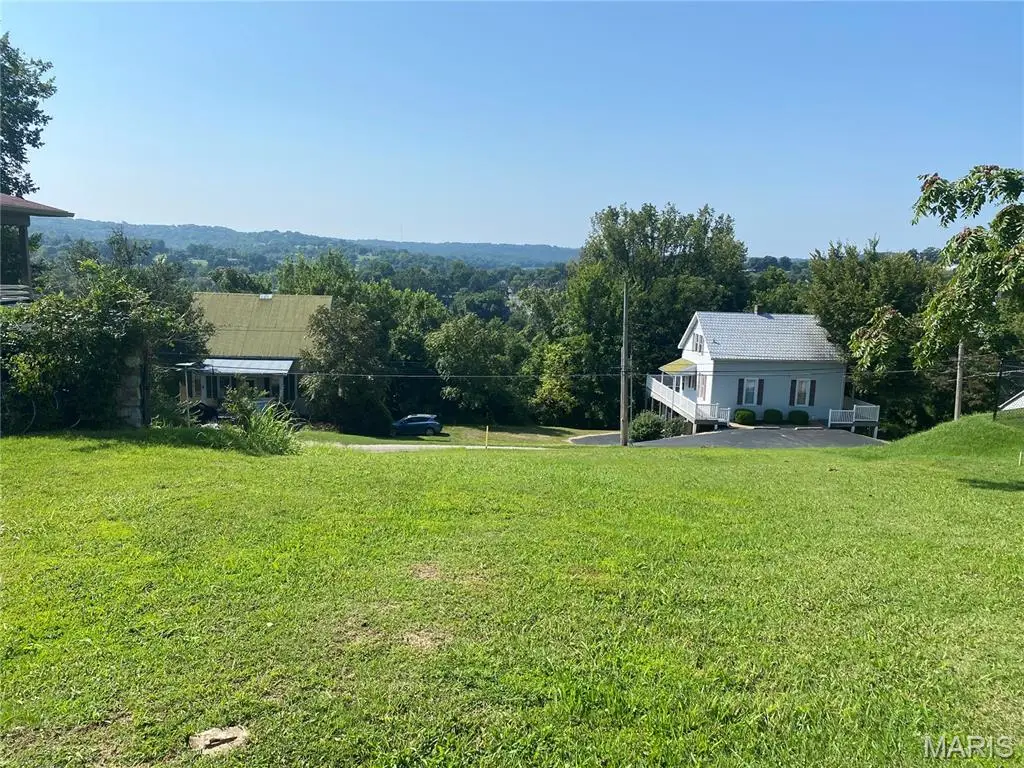 230 W 4th Street, Hermann, MO 65041 - #1
