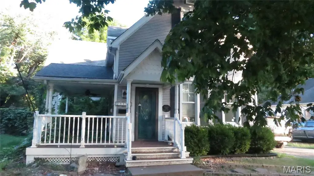 2315 Brown Street, Alton, IL 62002 - #1