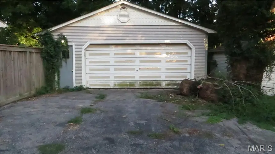 2315 Brown Street, Alton, IL 62002 - #3