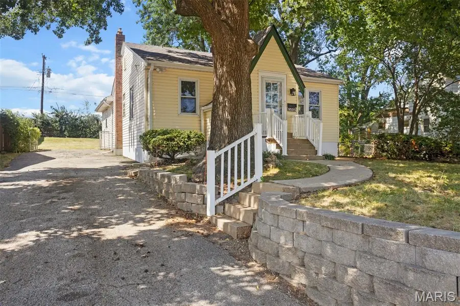 9525 Brenda Avenue, Affton, MO 63123 - #2