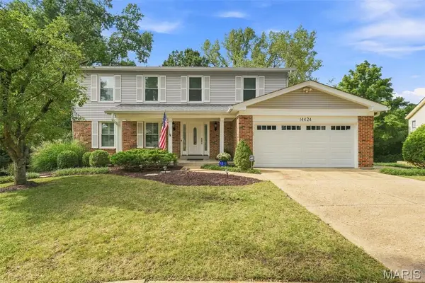 14424 White Pine Ridge Lane, Chesterfield, MO 63017