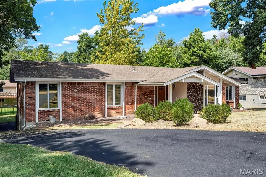 605 Forrester Drive, Ballwin, MO 63011 - #2