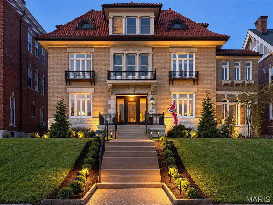 35 Kingsbury Place, Saint Louis, MO 63112 - #2