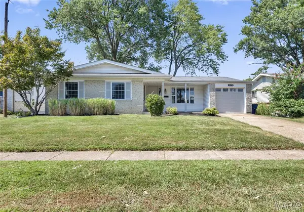 375 Albert Drive, Florissant, MO 63031