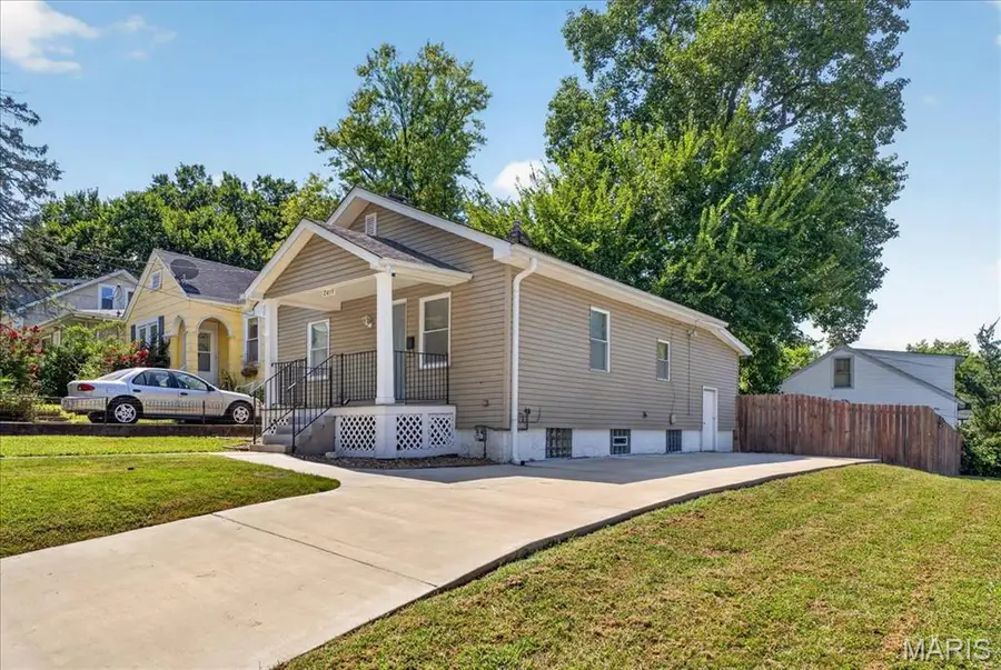 2415 Florent Avenue, Saint Louis, MO 63143 - #3