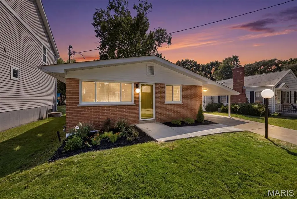 8816 Bridgeport Avenue, Brentwood, MO 63144 - #1