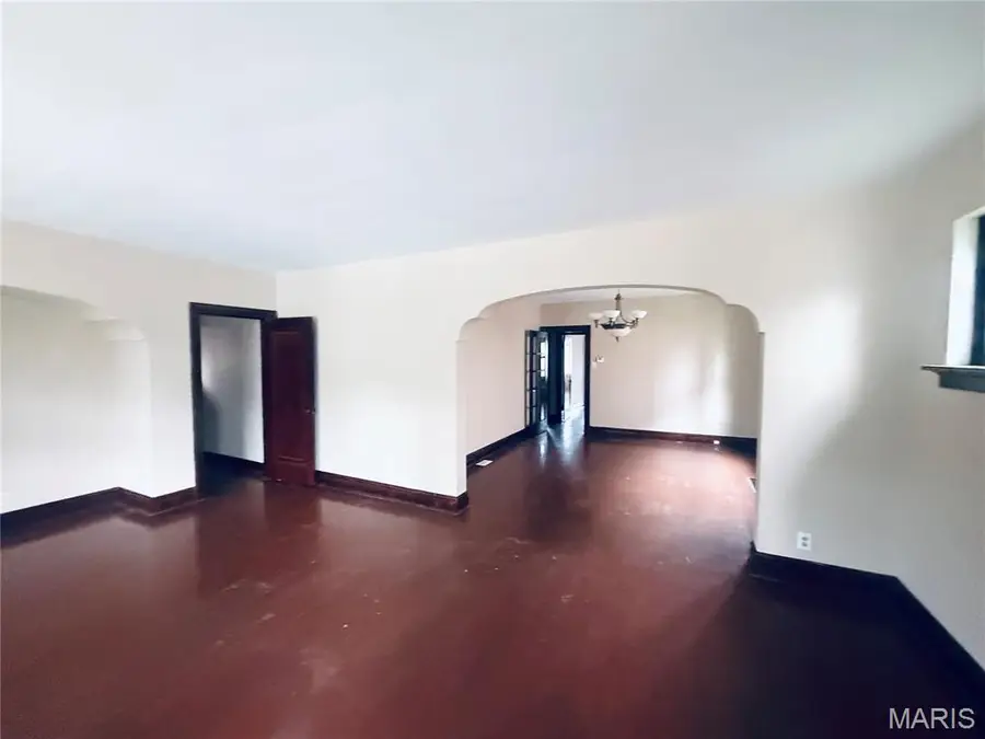 1631 Mclaran Avenue, Saint Louis, MO 63147 - #3