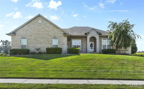 2033 Grandview Drive, St Jacob, IL 62281