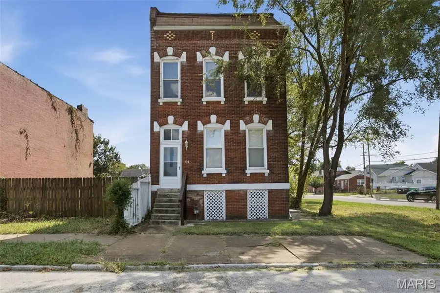 3034 Rutger Street, Saint Louis, MO 63104 - #2