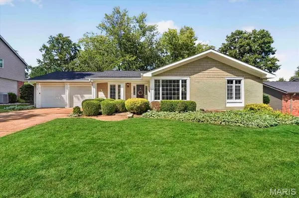 15345 Country Ridge Drive, Chesterfield, MO 63017