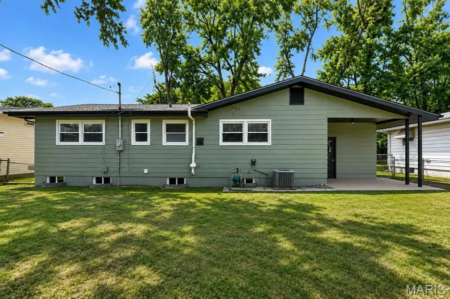 1305 Lindsay Lane, Florissant, MO 63031 - #3
