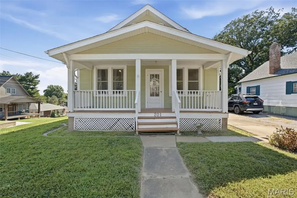 201 Perry Street, Saint Charles, MO 63301 - #1